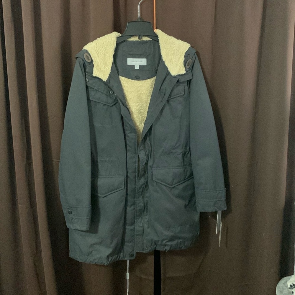 Andrew Marc lined hooded jacket.